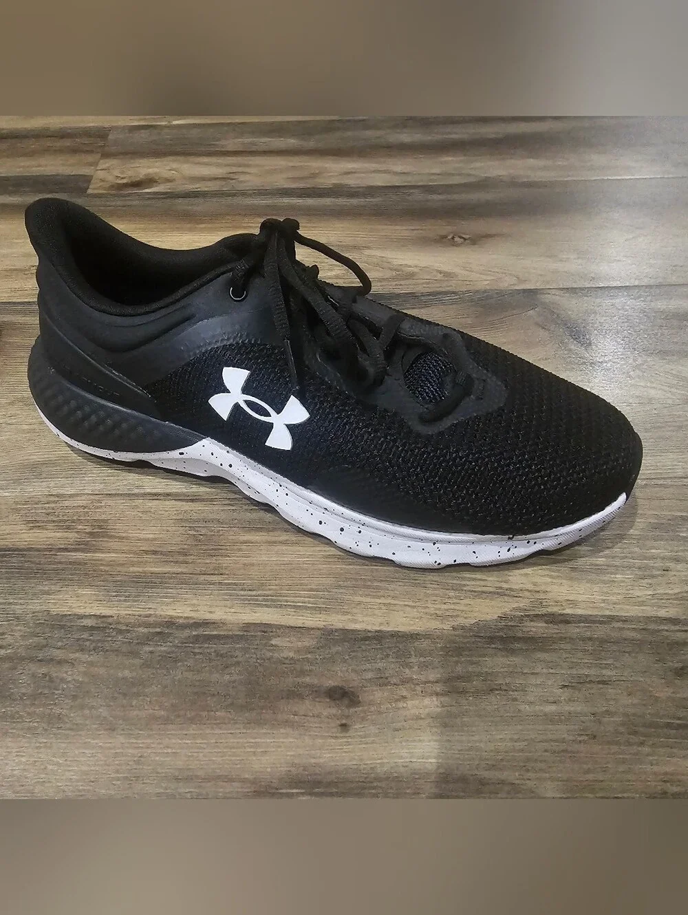 Under Armour Charged Escape 4 Men's Black/White Mesh Lace-Up Sneakers Size 9.5